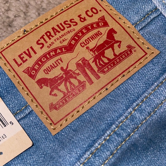 NEW Levi 726 Distessed Jeans - Picture 6 of 6